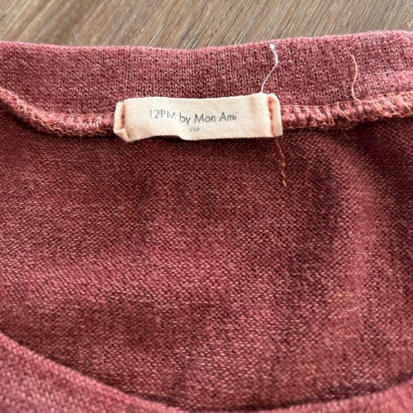 Women’s Top - Picture 2 of 2